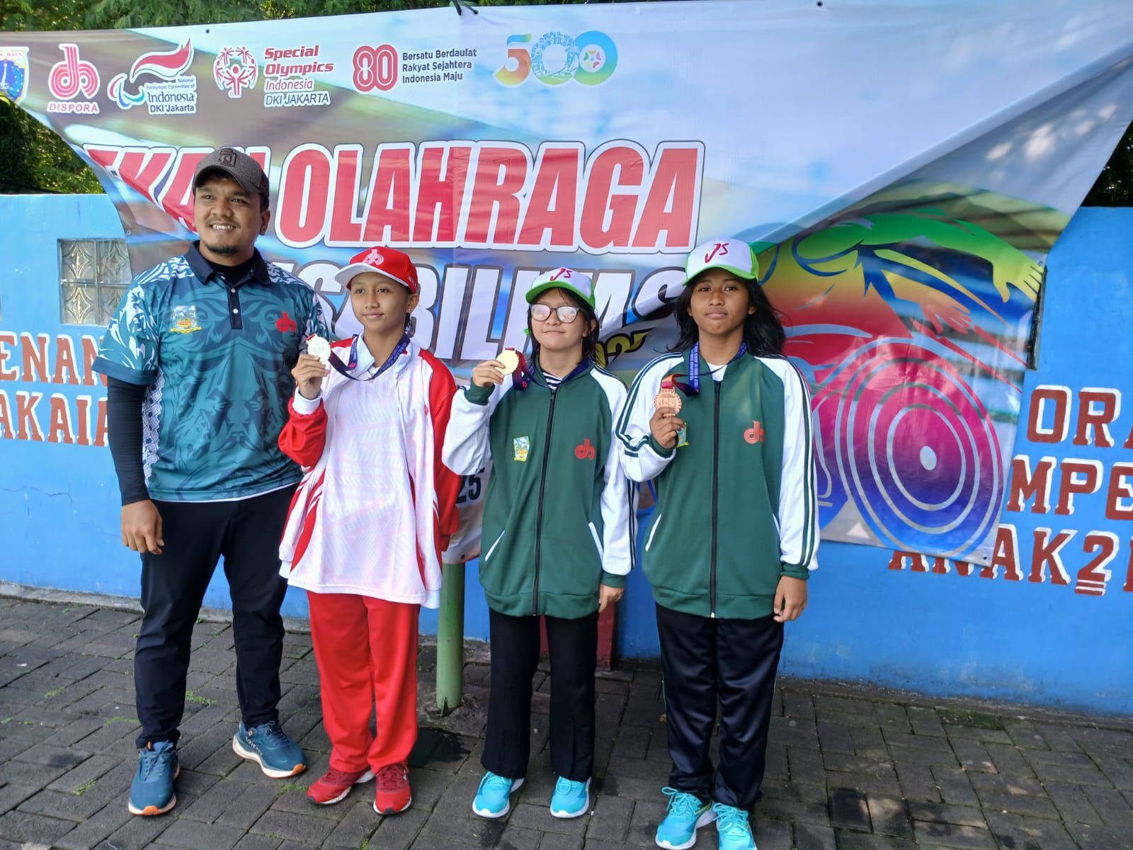 Semangat Emas dari SMAN 37 Jakarta: Humaira Adilla Putri Raih Medali Emas Paralimpiade!